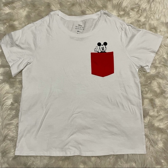 ♥️ 1X Women’s Peek-A-Boo Mickey Pocket Tee - Picture 2 of 3